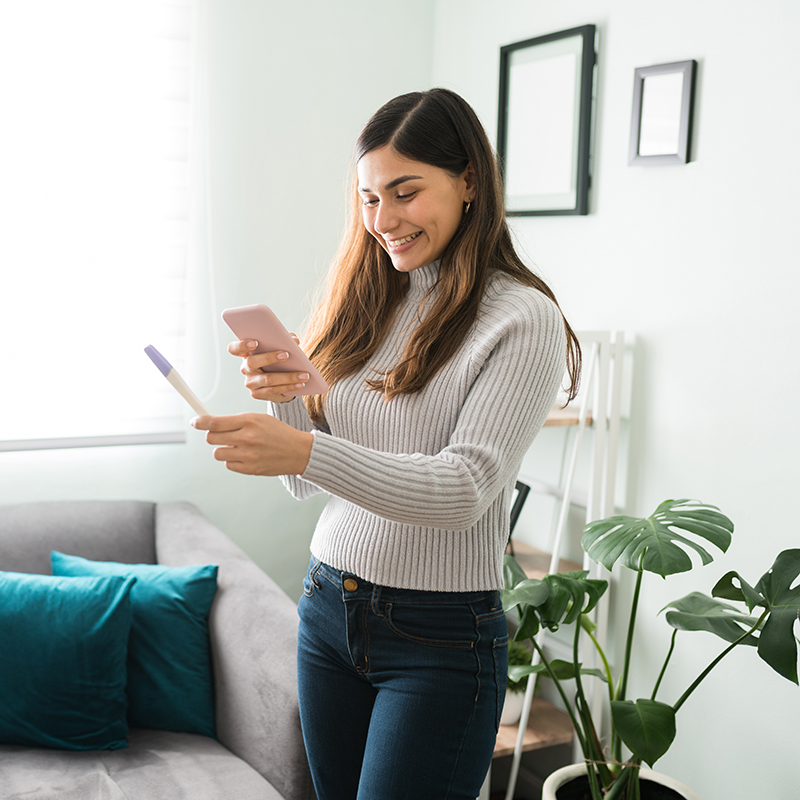 Pregnant woman calculating her due date